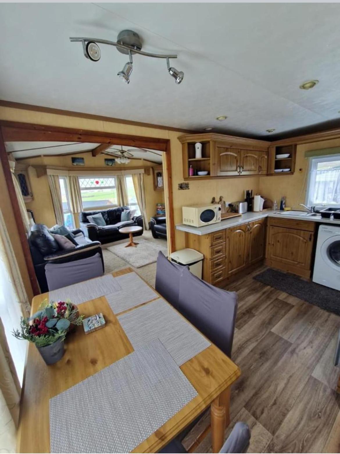 Spacious Luxury Escape With Sea Views And Pet Friendly At Clarach Bay Aberystwyth Exterior photo